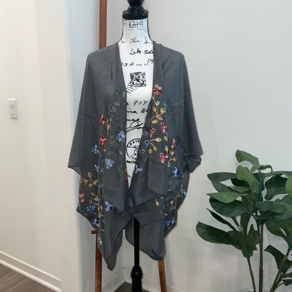NEW Floral Embroidered Kimono Cardigan